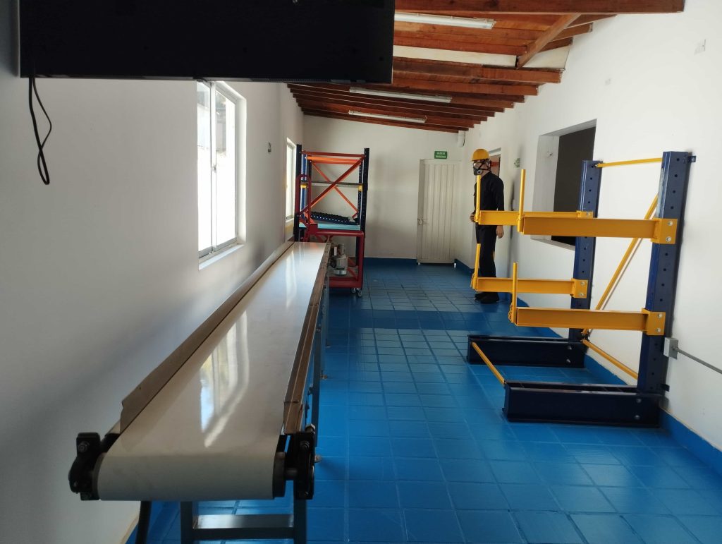 Foto del laboratorio de ingeniería industrial de la UNAC