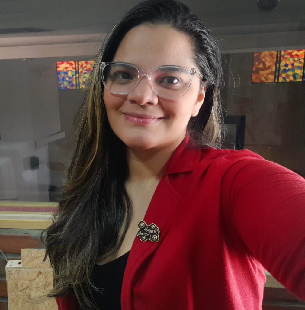 Fotografía de Maureem Perez quien será la nueva preceptora de externos de la corporación universitaria adventista UNAC