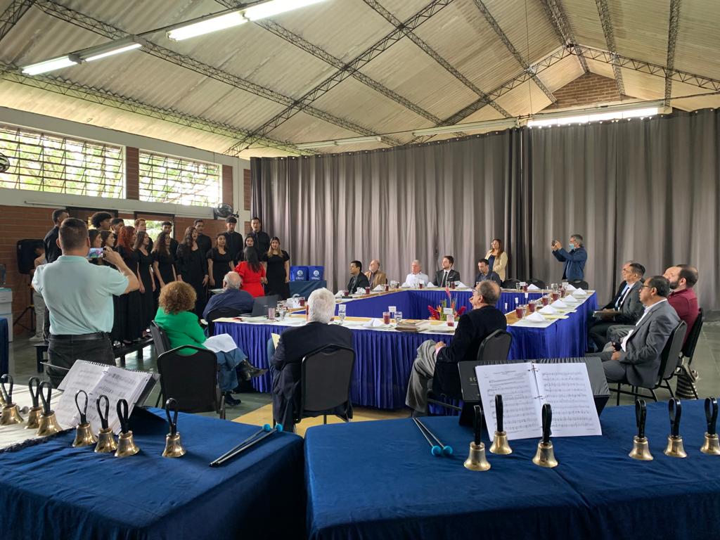 Integrantes de la Asociación de Instituciones de Educación Superior de Antioquia en la sesión regular realizada en la UNAC