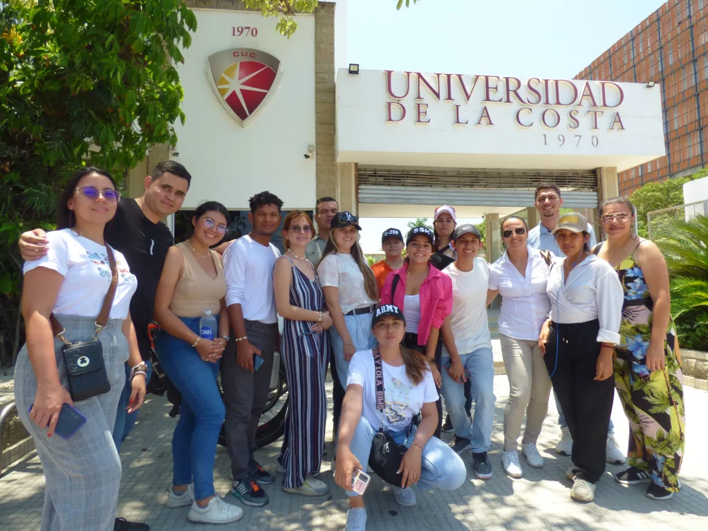 estudiantes de la misión academica en la universidad de la costa